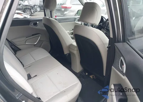 2020 Kia Soul Lx z USA, uszkodzony, nr VIN KNDJ23AU9L7006344